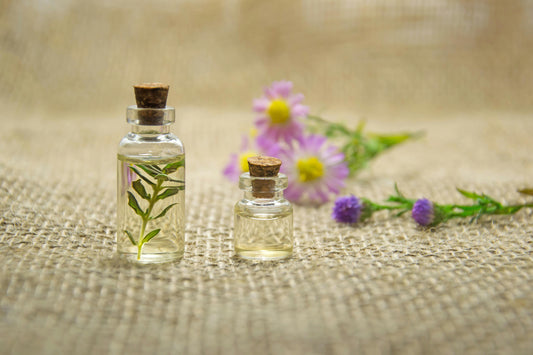 Profumi: le tendenze del 2025 tra dolcezza, natura e benessere